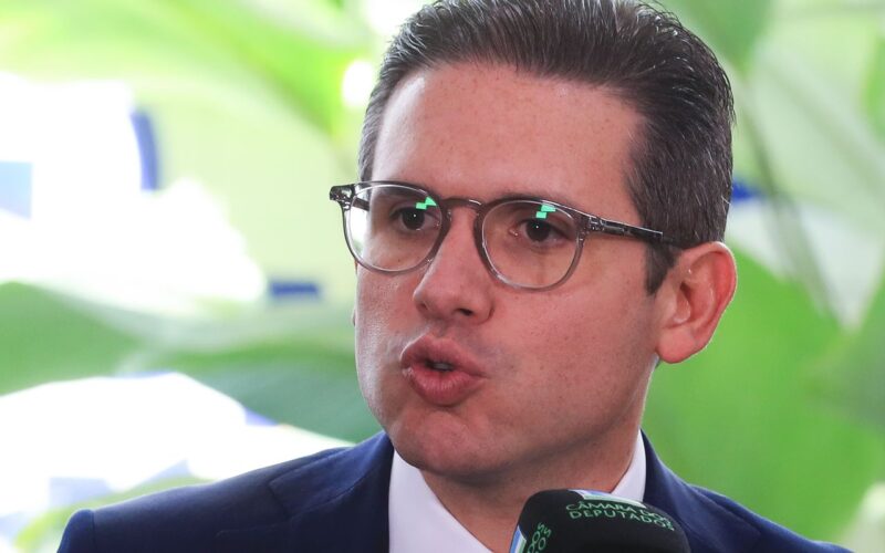 Motta pauta PEC que dificulta denúncias criminais contra parlamentares