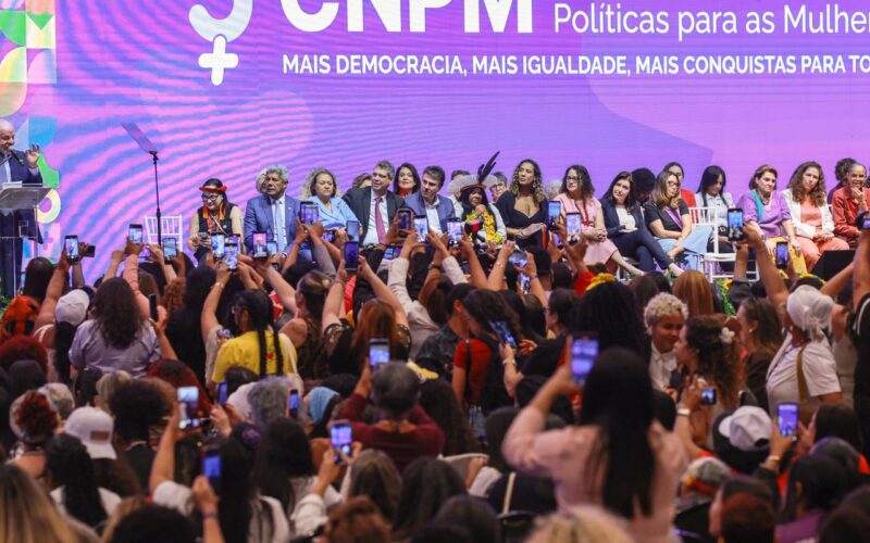 Mulheres cobram direitos e voz na 5ª Conferência Nacional