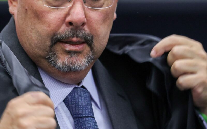 Não há uma única prova que ligue Bolsonaro a golpe de 8/01, diz defesa