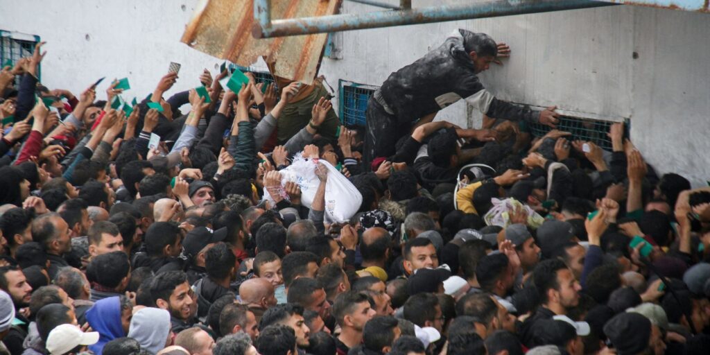 Ordem para saída da população provoca pânico na Cidade de Gaza