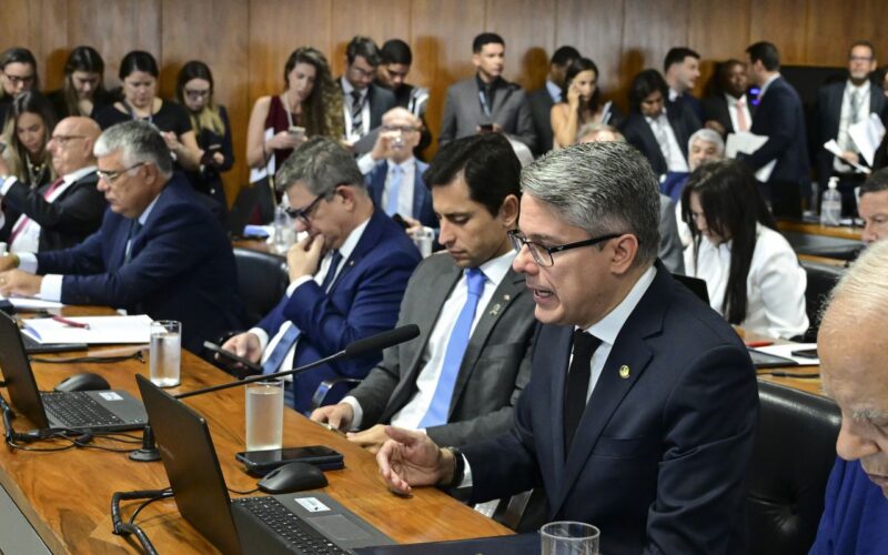 PEC da Blindagem abre portas do Congresso ao crime, diz relator