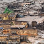 Pescadores atingidos por queda de barragem do Fundão recebem benefício