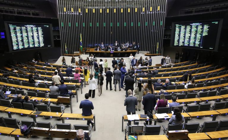 Plenário reúne-se nesta manhã para votar acordos internacionais - Notícias