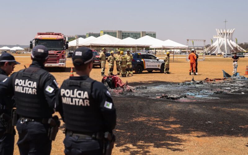Polícia prende suspeito de incendiar banheiro químico na Esplanada
