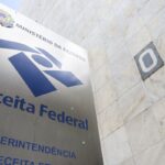 Receita apreende em dois navios no Rio carga de combustível irregular