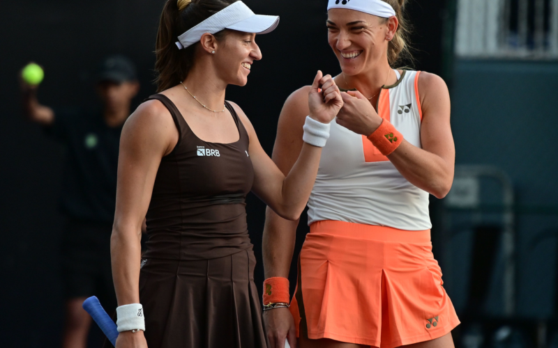 SP Open: Luisa Stefani e Timea Babos vencem em estreia das duplas