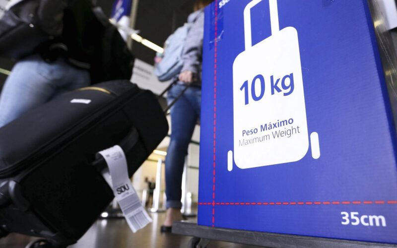 Aéreas terão que explicar mudanças na cobrança de bagagens de mão