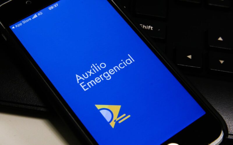Auxílio emergencial: 177 mil famílias devem devolver valores indevidos
