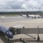 Avião supera ônibus como segundo meio mais comum de viagens pessoais