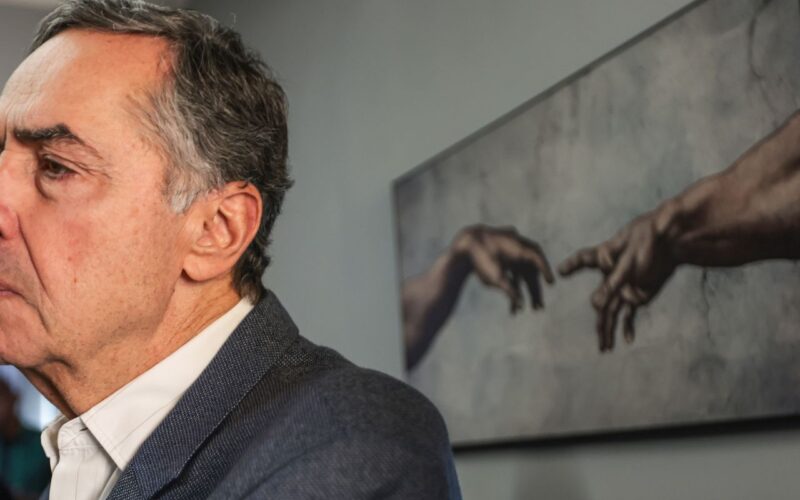 Barroso passa mal e é internado em hospital de Brasília