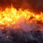 Brigadistas combatem incêndio em Cavalcante, Goiás