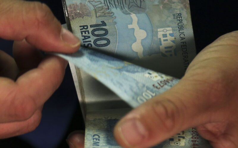 Caixa termina de pagar parcela do Bolsa Família de outubro