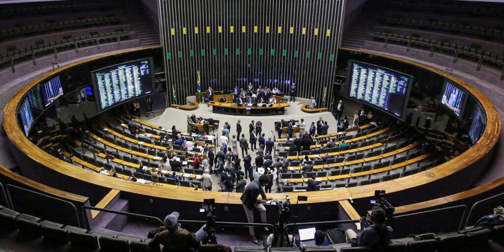 Câmara aprova urgências para votação de projetos com foco em educação