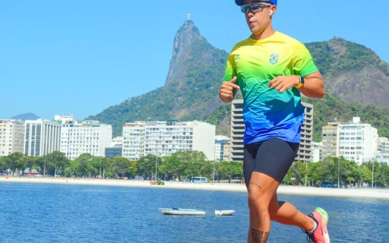 Carioca aproveita prova de rua para visitar o Cristo pela primeira vez