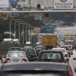Carro é o principal meio de transporte para o trabalho, diz Censo