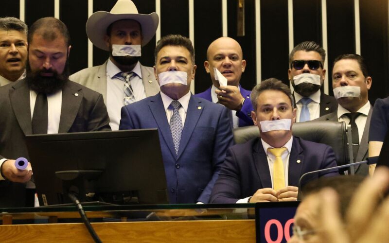 Conselho de Ética abre processo contra deputados envolvidos em motim