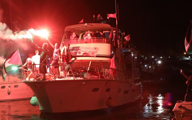 Deputada presa em flotilha pede fim de relações econômicas com Israel