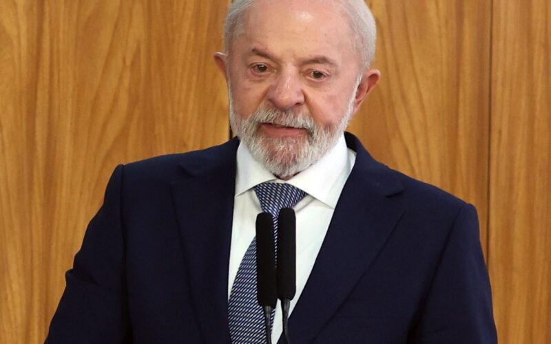 Derrubada de MP é derrota imposta ao povo brasileiro, diz Lula
