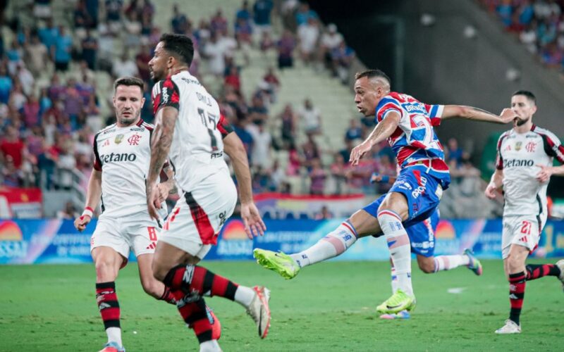 Flamengo tropeça e Palmeiras pode abrir na liderança do Brasileirão