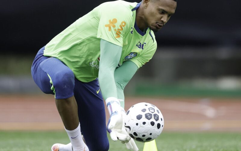 Goleiro John diz que primeira convocação para a seleção é um sonho