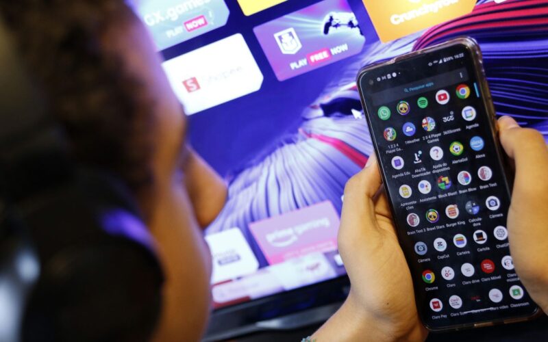 Governo anuncia classificação indicativa para apps e nova faixa etária