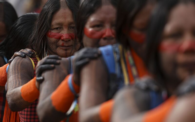 IBGE: 391 etnias indígenas falam 295 línguas no Brasil