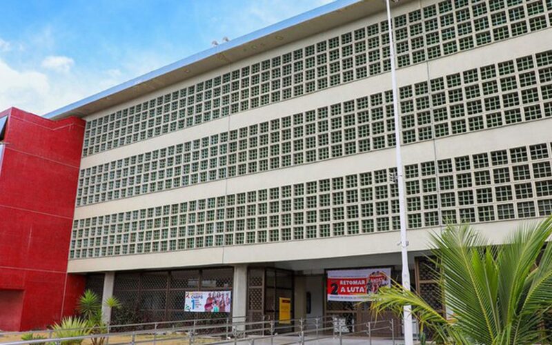 Justiça libera curso de medicina para assentados e quilombolas em PE