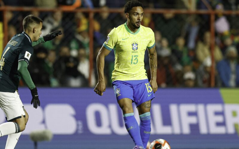 Lateral Vitinho é convocado para defender a seleção brasileira