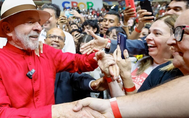 Lula defende América Latina independente contra “fala grossa” externa
