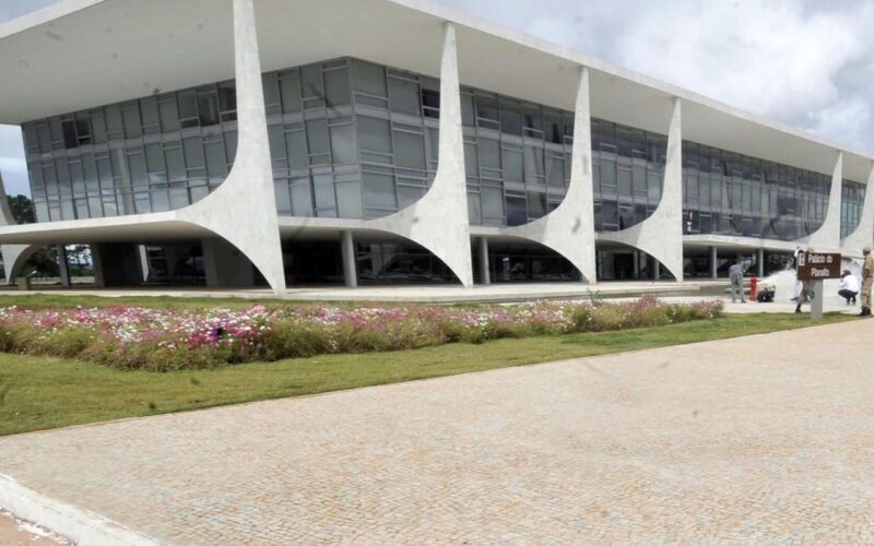Lula elogia plebiscito sobre taxação de ricos e contra escala 6x1