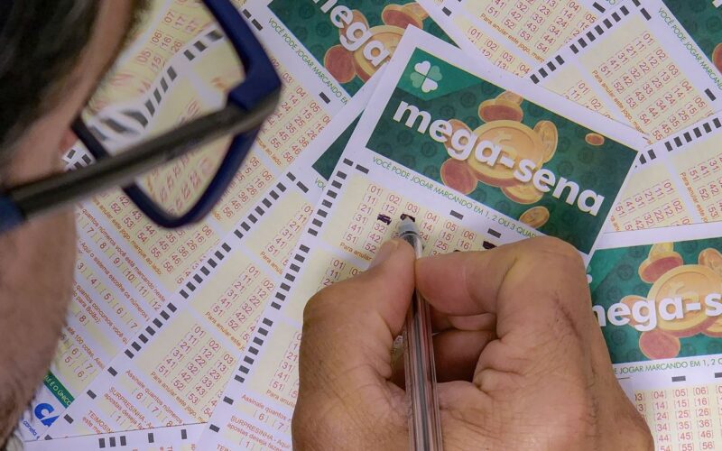 Mega-sena acumula e prêmio principal vai para R$ 7 milhões