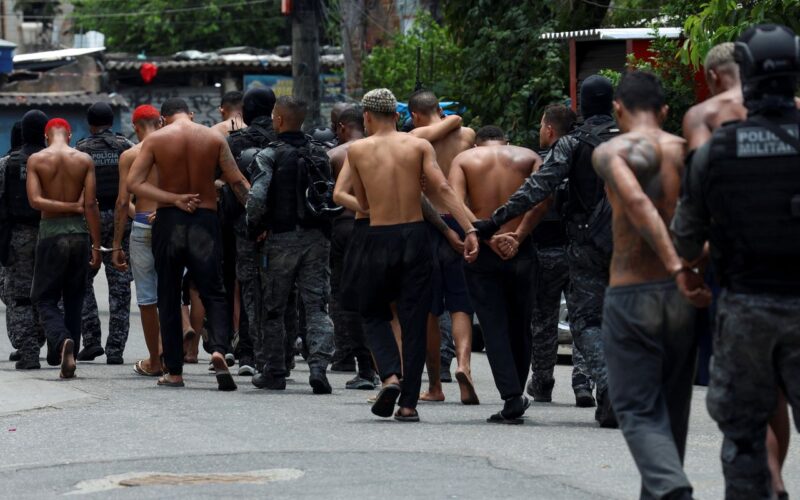 Operação no Rio deixa 18 suspeitos mortos e 56 presos