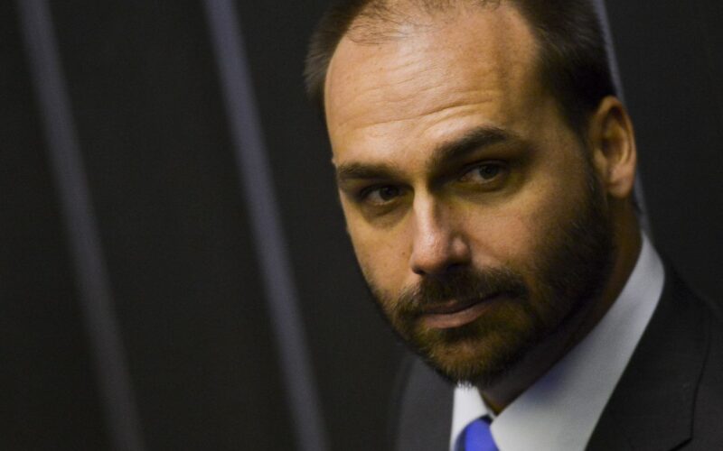 PGR diz que deputados não podem pedir prisão de Eduardo Bolsonaro