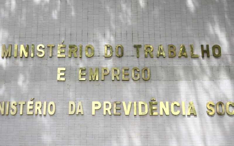 Prazo para divulgar relatório de transparência salarial acaba hoje