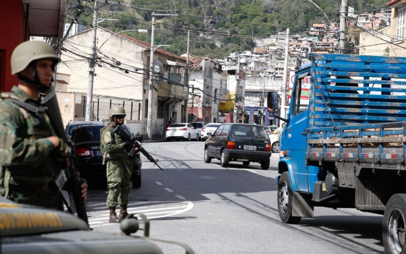 Rio apresentará plano para recuperar territórios ocupados pelo crime