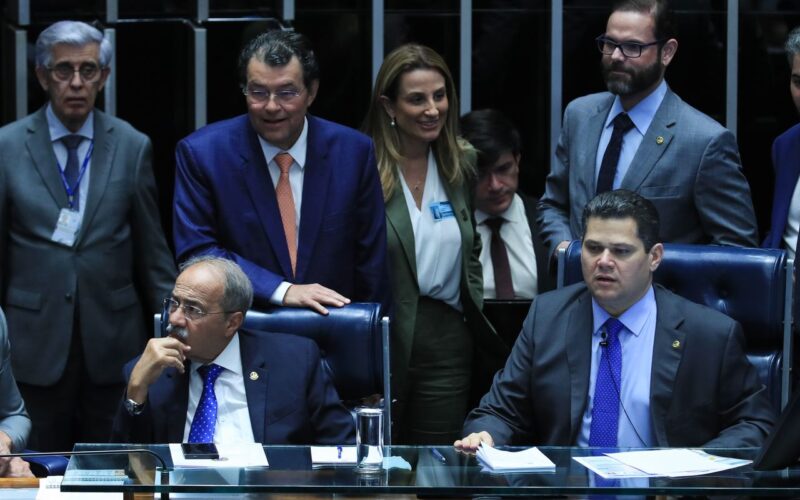 Senado aprova projeto que proíbe empréstimo consignado não autorizado