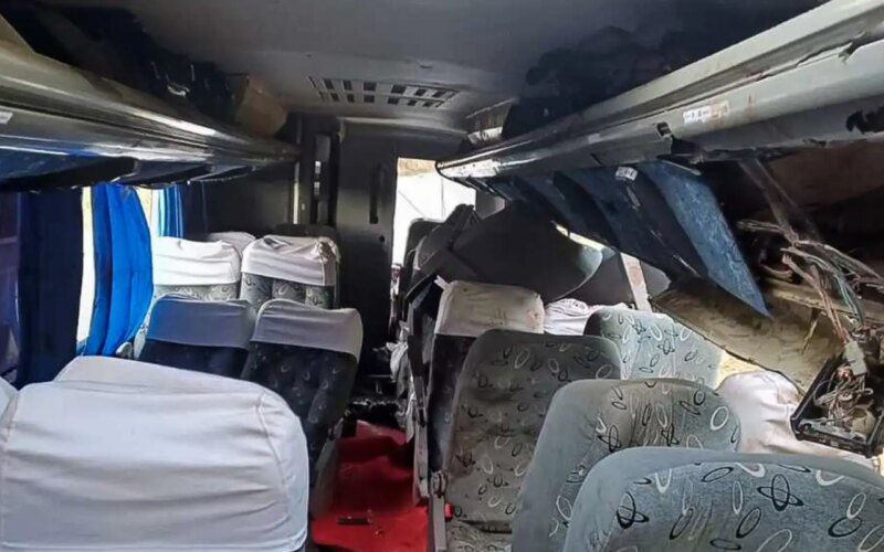 Sobe para 17 número de mortos por acidente com ônibus em Pernambuco