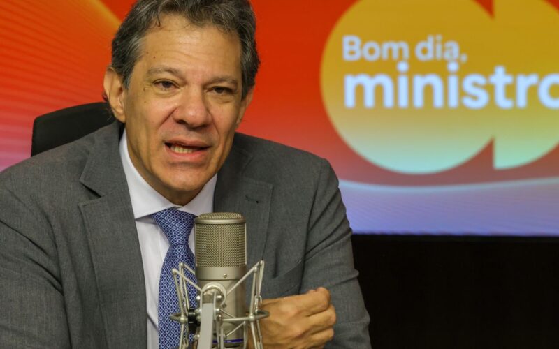 Tarifaço prejudicou mais que beneficiou população dos EUA, diz Haddad