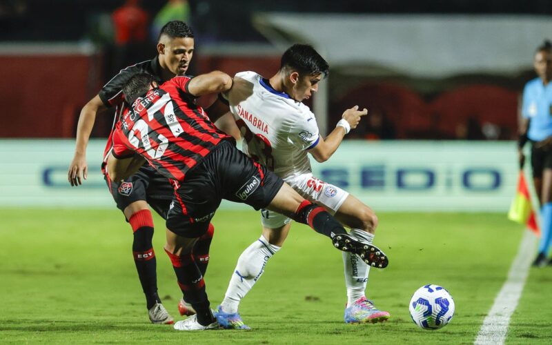 Vitória derrota Bahia e ganha fôlego na luta contra o rebaixamento