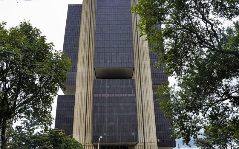 BC mantém juros básicos em 15% ao ano por terceira vez seguida