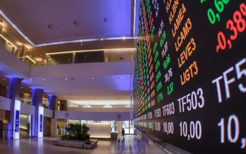 Bolsa cai após 15 altas seguidas e interrompe sequência de recordes