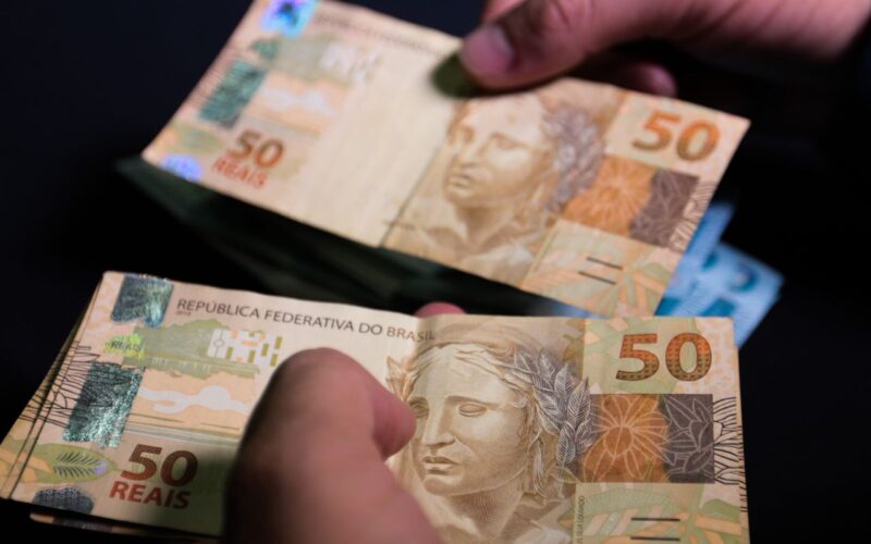 Brasileiros sacaram R$ 455,68 milhões esquecidos em bancos em setembro