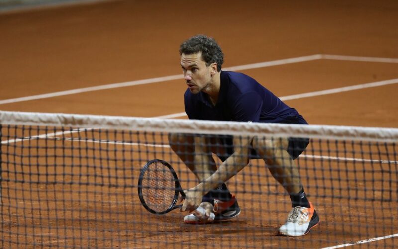 Bruno Soares retorna às quadras para enfrentar lendas do tênis