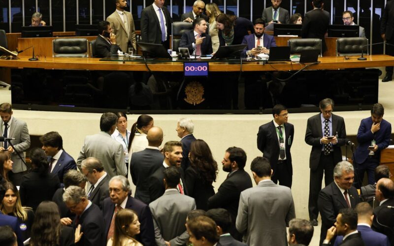 Câmara aprova ampliação gradual da licença-paternidade