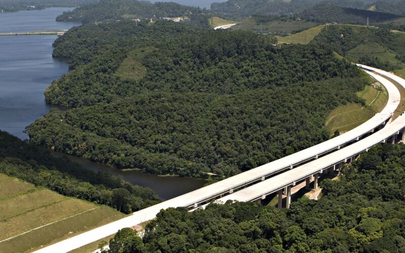 Caminhão interdita Rodoanel em São Paulo e PM é acionada