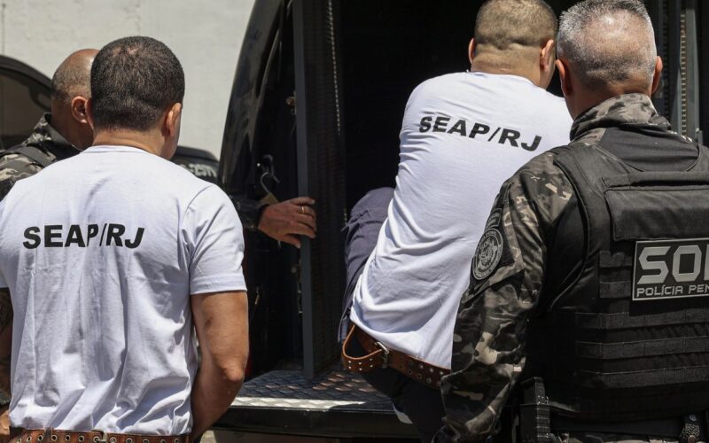 Chefes do Comando Vermelho são transferidos para presídios federais
