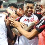 Flamengo goleia Sport e assume liderança; Palmeira vence Santos