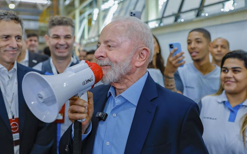 Lula assina medida que altera regras para vales-alimentação e refeição