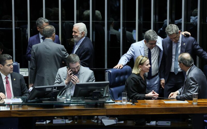 Lula deve sancionar isenção do IR até dia 11, diz Gleisi