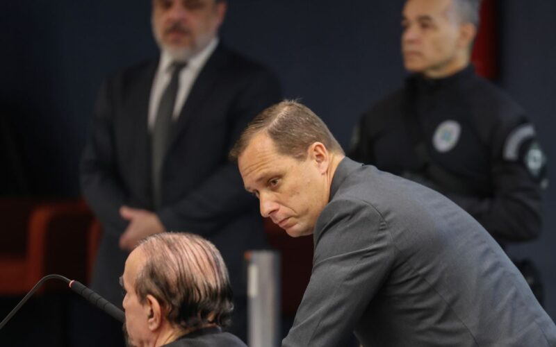 Mauro Cid passa por audiência no STF e retira tornozeleira eletrônica